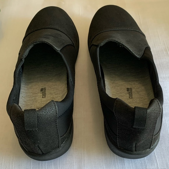 NWOT Women's Clarks Sillian Paz Slip-On Shoes
in Black Size Medium - Picture 5 of 5